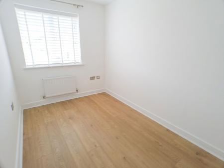 3 bedroom Semi-detached house to let in Burrows Drive, Bingham, NG13