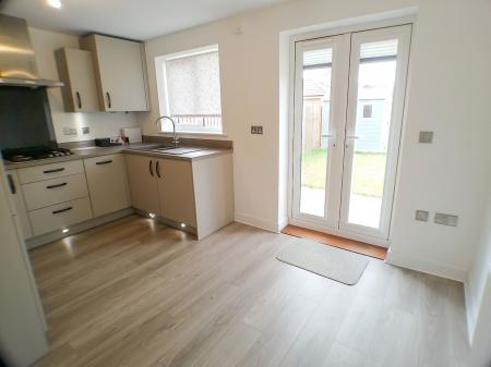 3 bedroom Semi-detached house to let in Burrows Drive, Bingham, NG13