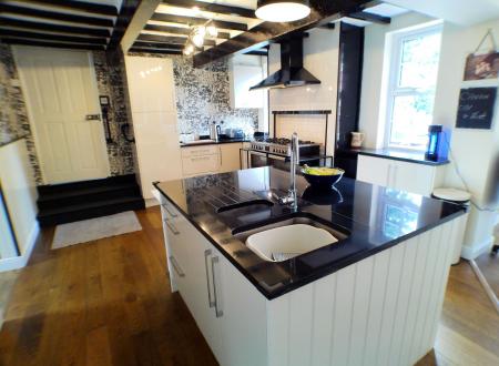 4 bedroom Detached house for sale in Rutland Square, Barkestone, NG13
