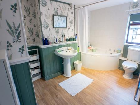 4 bedroom Detached house for sale in Rutland Square, Barkestone, NG13