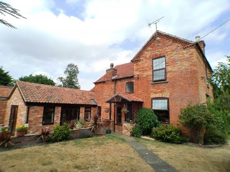 4 bedroom Detached house for sale in Rutland Square, Barkestone, NG13