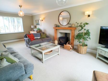 4 bedroom Detached house for sale in Winterbeck Close, Bottesford, NG13