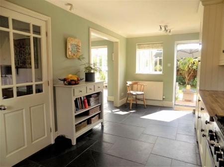 4 bedroom Detached house for sale in Winterbeck Close, Bottesford, NG13