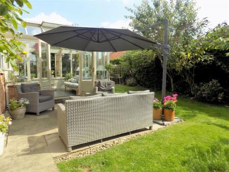 4 bedroom Detached house for sale in Winterbeck Close, Bottesford, NG13