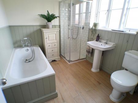 4 bedroom Detached house for sale in Winterbeck Close, Bottesford, NG13