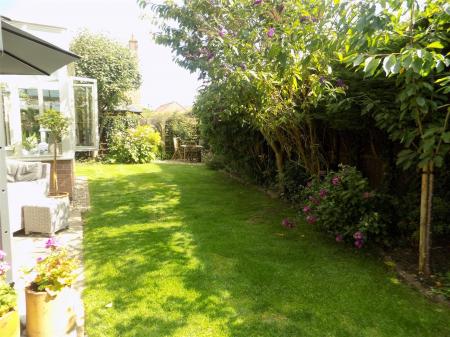 4 bedroom Detached house for sale in Winterbeck Close, Bottesford, NG13