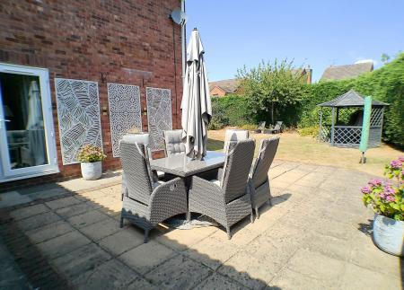 4 bedroom Detached house for sale in Copeland Grove, Bingham, NG13