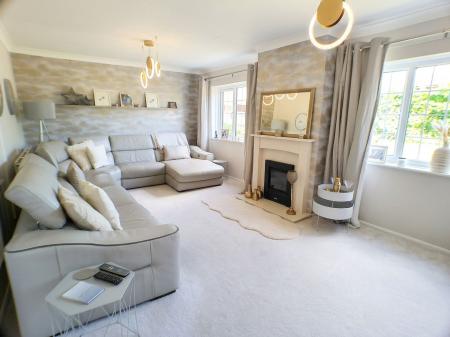 4 bedroom Detached house for sale in Copeland Grove, Bingham, NG13