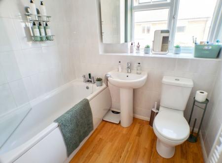 4 bedroom Detached house for sale in Copeland Grove, Bingham, NG13