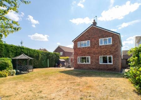 4 bedroom Detached house for sale in Copeland Grove, Bingham, NG13