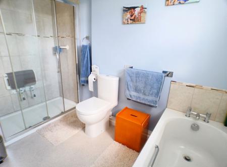 3 bedroom Semi-detached house for sale in Bowbridge Gardens, Bottesford, NG13