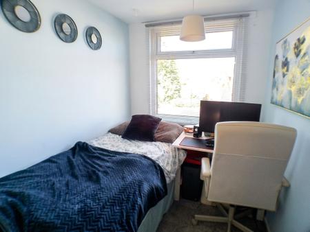 3 bedroom Semi-detached house for sale in Day Bell Close, Bottesford, NG13