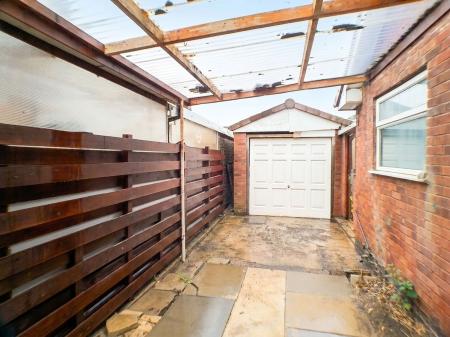 4 bedroom Semi-detached house for sale in West End Close, Bottesford, NG13