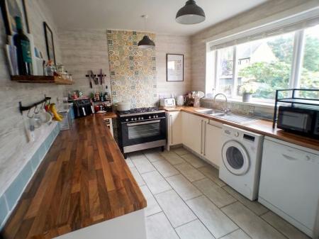 2 bedroom End of terrace house for sale in Trenchard Close, Newton, NG13