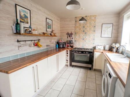 2 bedroom End of terrace house for sale in Trenchard Close, Newton, NG13