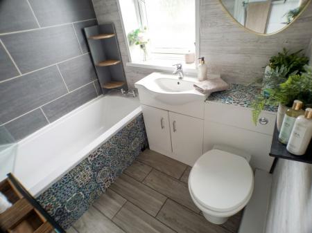 2 bedroom End of terrace house for sale in Trenchard Close, Newton, NG13