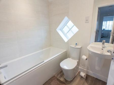 3 bedroom Semi-detached house for sale in Sedbergh Close, Newton, NG13