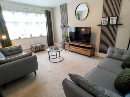 3 bedroom Semi-detached house for sale in Sedbergh Close, Newton, NG13