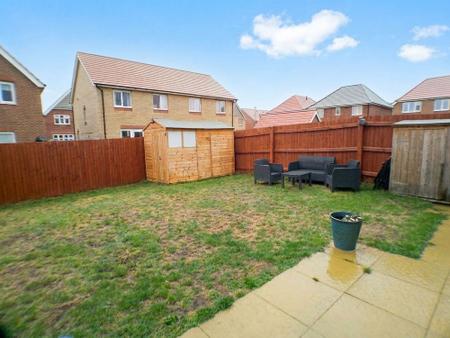 3 bedroom Semi-detached house for sale in Sedbergh Close, Newton, NG13