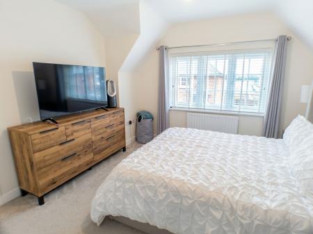 3 bedroom Semi-detached house for sale in Sedbergh Close, Newton, NG13