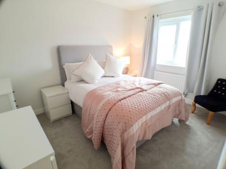 3 bedroom Semi-detached house for sale in Sedbergh Close, Newton, NG13