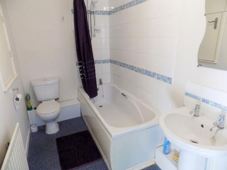 2 bedroom Semi-detached house to let in Langdale Grove, Bingham, NG13
