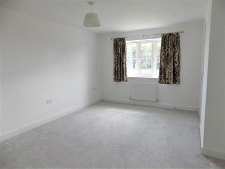 4 bedroom Detached house to let in Burrows Drive, Bingham, NG13
