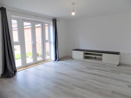 4 bedroom Detached house to let in Burrows Drive, Bingham, NG13
