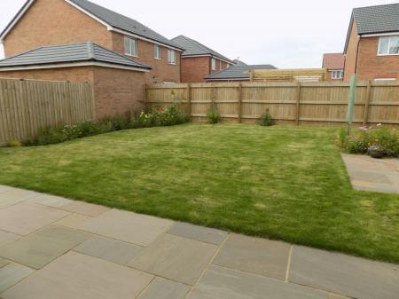 4 bedroom Detached house to let in Burrows Drive, Bingham, NG13