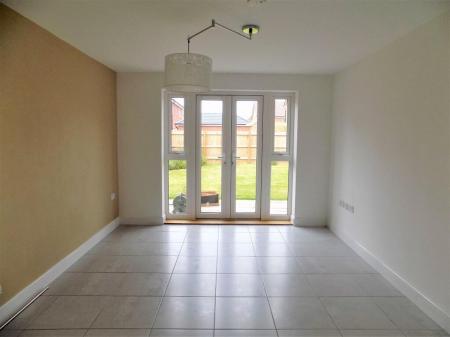 4 bedroom Detached house to let in Burrows Drive, Bingham, NG13