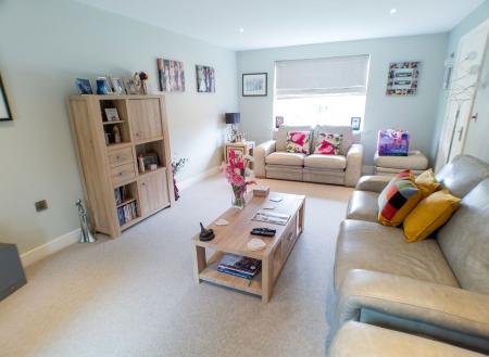4 bedroom Detached house for sale in Hampden Road, Newton, NG13