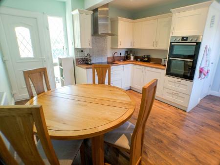 3 bedroom Terraced House for sale in Butler Close, Cropwell Butler, NG12