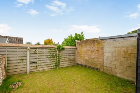 2 bedroom Semi-detached bungalow to let in Market Place, Swineshead, PE20