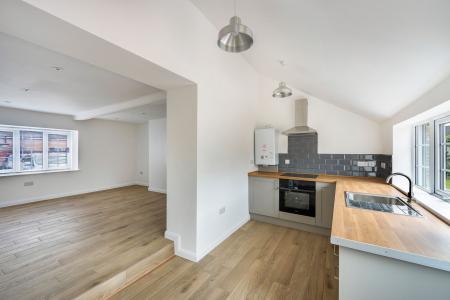 2 bedroom Semi-detached bungalow to let in Market Place, Swineshead, PE20