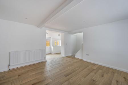 2 bedroom Semi-detached bungalow to let in Market Place, Swineshead, PE20