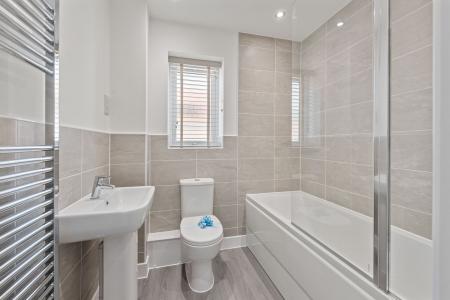 3 bedroom Detached house to let in Elm Close, Kirton, PE20