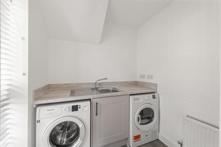 3 bedroom Detached house to let in Elm Close, Kirton, PE20