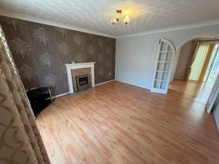 3 bedroom Semi-detached house to let in Parsons Drive, Boston, PE21