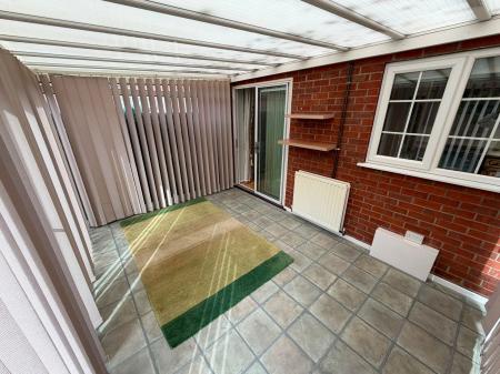 3 bedroom Semi-detached house to let in Parsons Drive, Boston, PE21