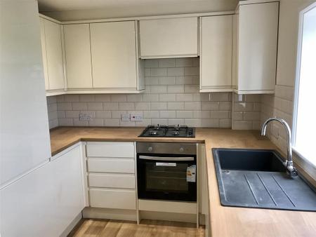3 bedroom Terraced House to let in Sibsey Court, Sibsey, PE22
