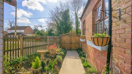 2 bedroom Detached house for sale in Chapel Road, Tumby Woodside, Boston, PE22