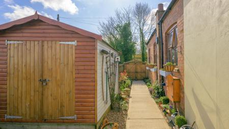 2 bedroom Detached house for sale in Chapel Road, Tumby Woodside, Boston, PE22