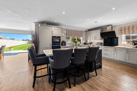 4 bedroom Detached house for sale in Church Road, Freiston, Boston, PE22