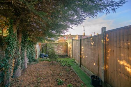 2 bedroom Terraced House for sale in Freiston Road, Boston, PE21