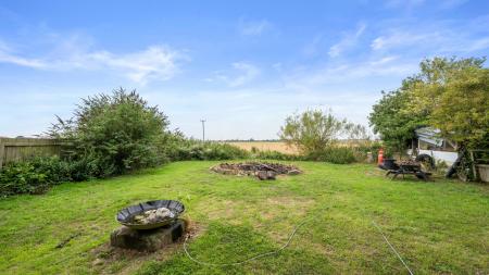 2 bedroom Terraced House for sale in Gauntlet Road, Bicker, Boston, PE20