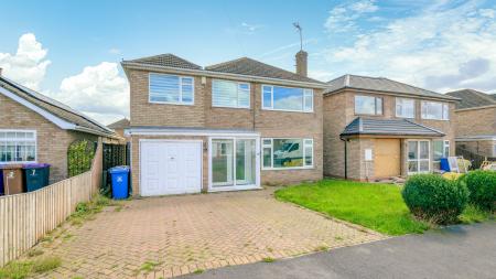 5 bedroom Detached house for sale in Glen Drive, Boston, PE21