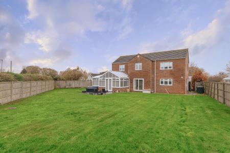 4 bedroom Detached house for sale in Park View, Frithville, Boston, PE22