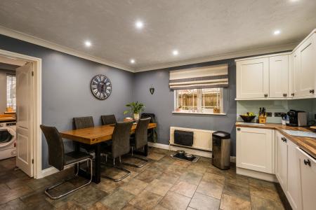 4 bedroom Detached house for sale in Park View, Frithville, Boston, PE22