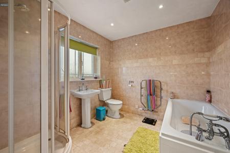 4 bedroom Detached house for sale in Park View, Frithville, Boston, PE22