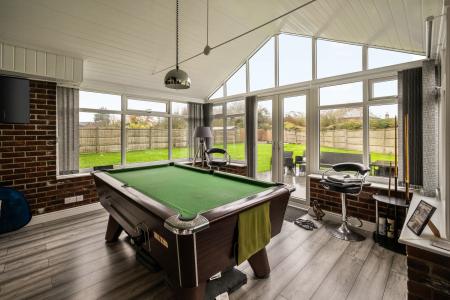 4 bedroom Detached house for sale in Park View, Frithville, Boston, PE22